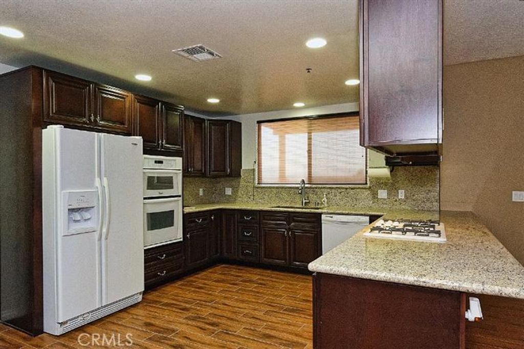listing image 130728723633581295599