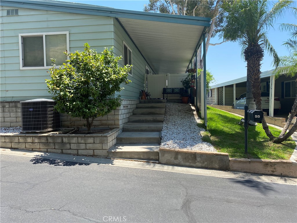 REDUCED !!!Excellent opportunity !!!! Mobile/Manufactured Home in the beautiful city of Highland. Features 3 Bedroom, 2 Bath , living space 1440 built 1976 . Carport 540 sq ft. Porch 120 sq ft.The "Mountain Shadows Park "