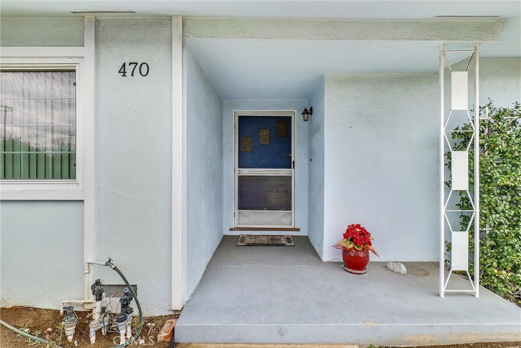 Photo 13 of 50 of 470 S Grand Avenue house