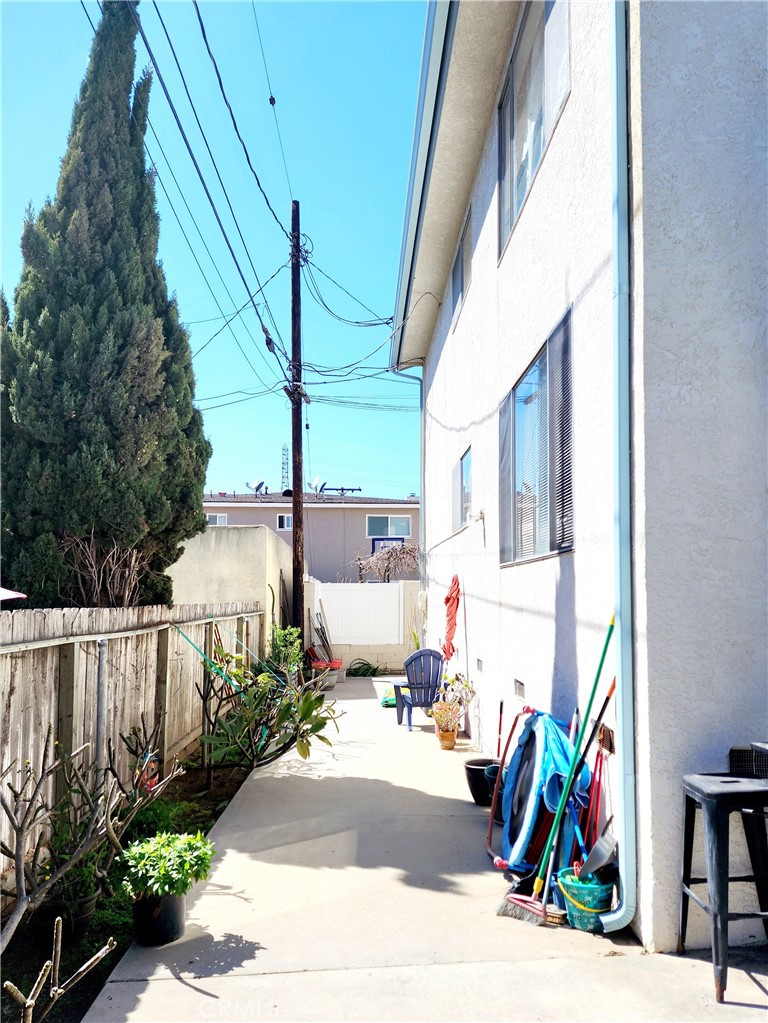 2616 Gates Avenue