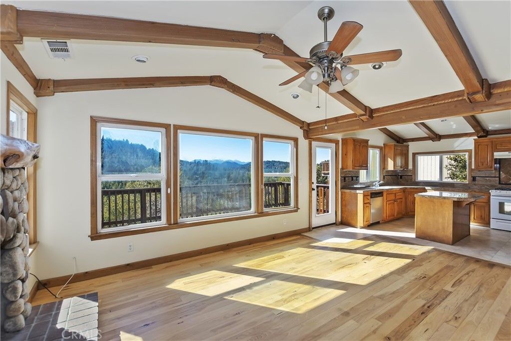 listing image 130721567984098776436
