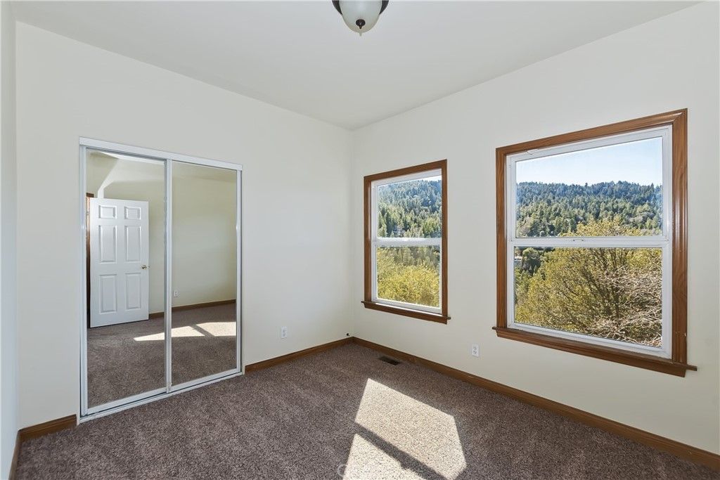 listing image 130724556892357440305