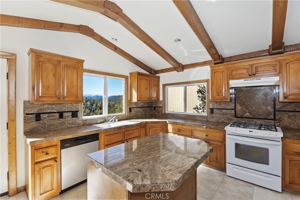 listing image 130729800404008406691