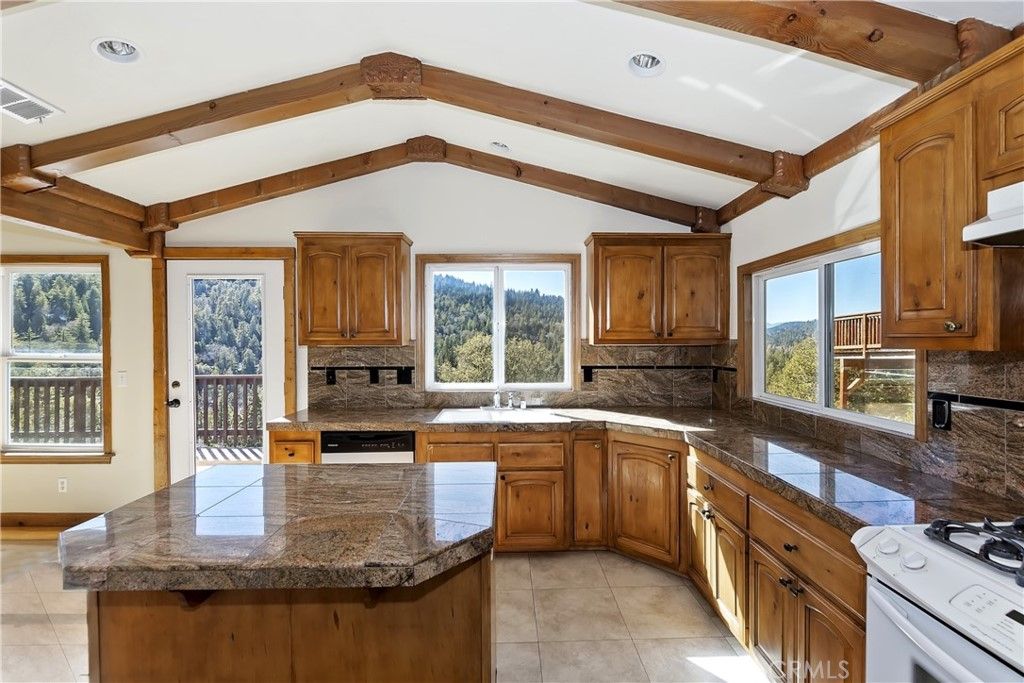 listing image 130729269333424468739