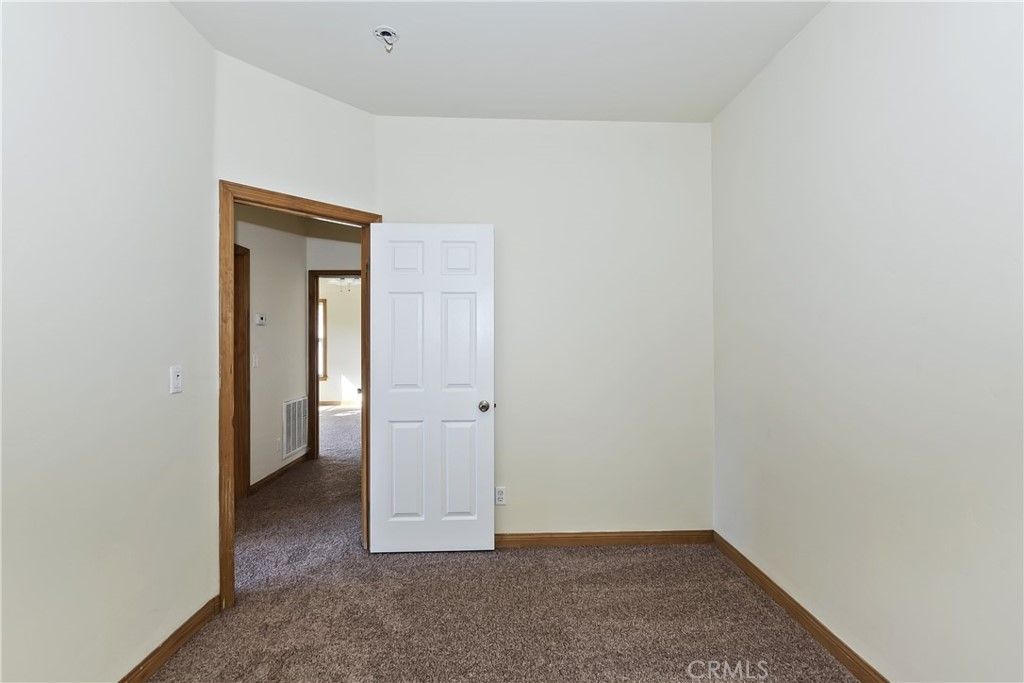 listing image 130729930648601699579