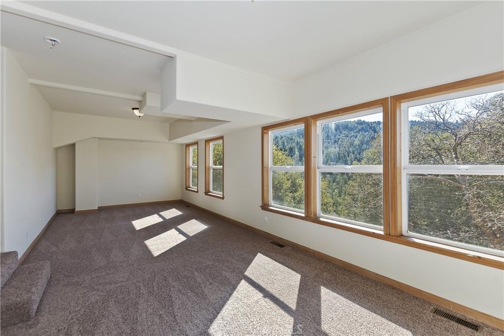 listing image 130724608117074359391
