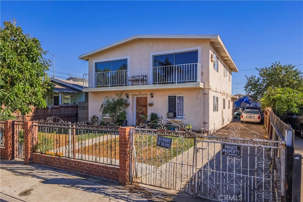 Los Angeles, California 90023, United States, 4 Bedrooms Bedrooms, ,3 BathroomsBathrooms,Residential,Contingent,15767