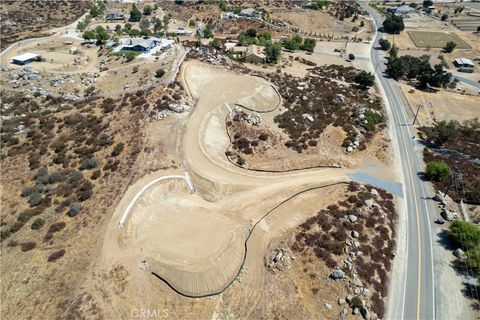 38766 E Benton RD Temecula CA 92592