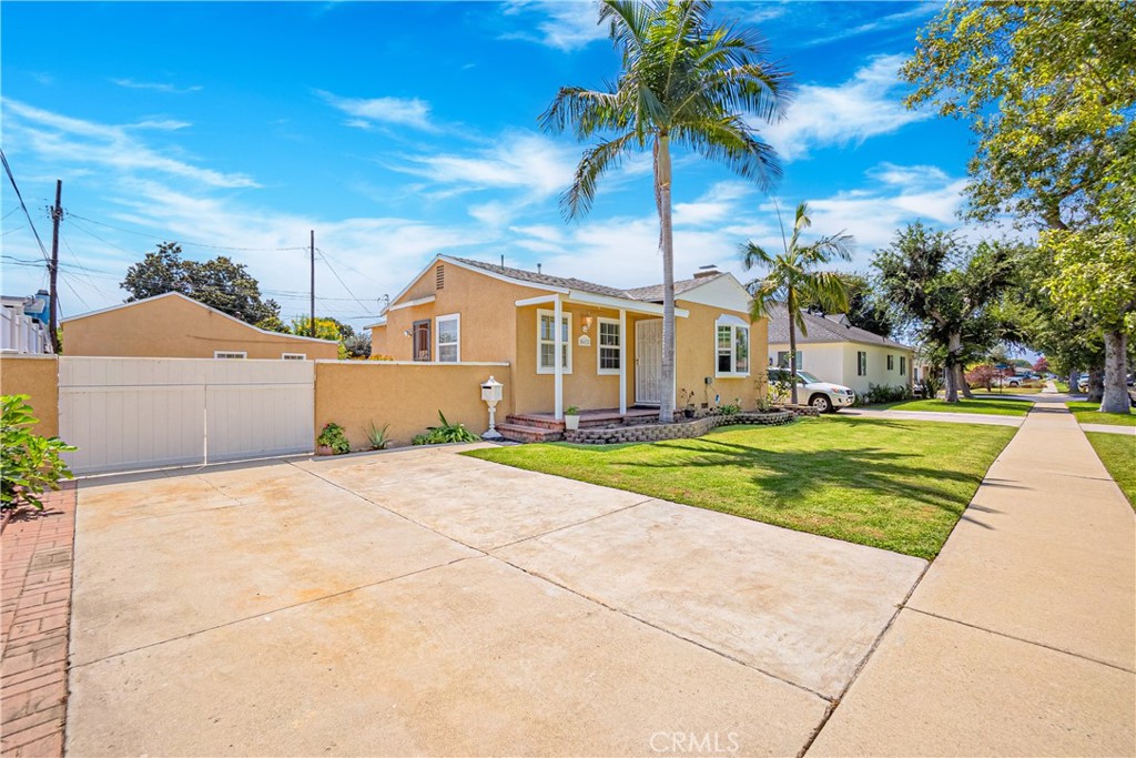 View Long Beach, CA 90808 property