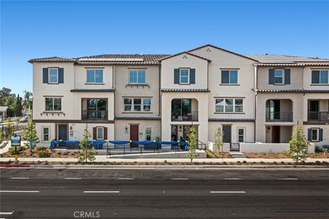 A home in El Monte