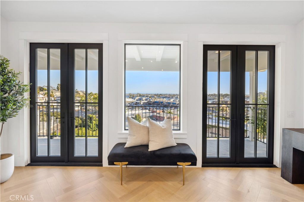 Newport Heights (NEWH) - Residential