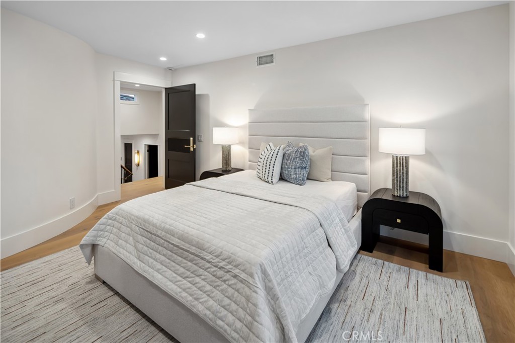 Newport Heights (NEWH) - Residential