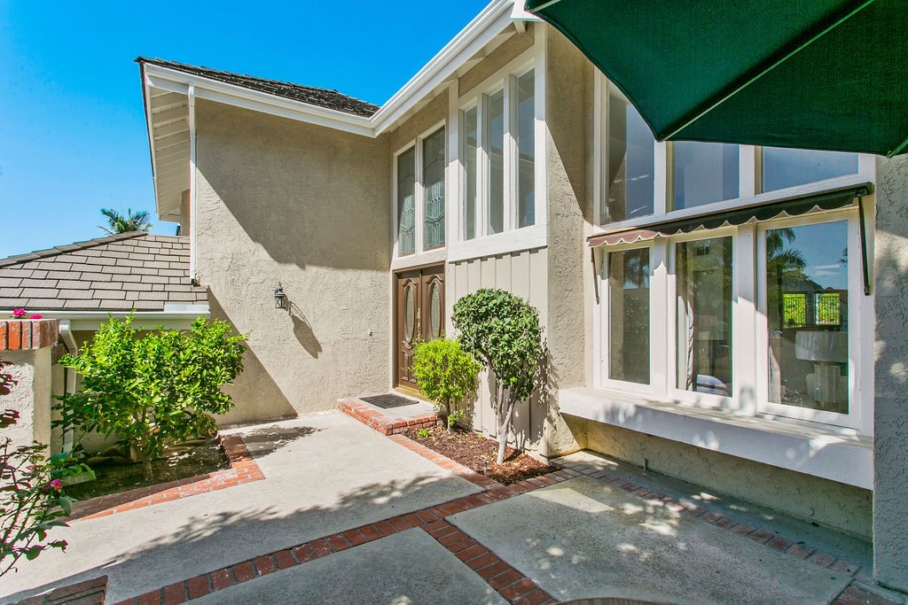 28602 Silverton Dr
