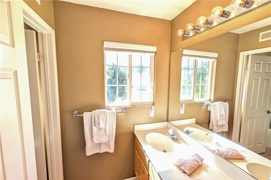 Murrieta, California 92562, United States, 5 Bedrooms Bedrooms, ,3 BathroomsBathrooms,Residential,Contingent,88082