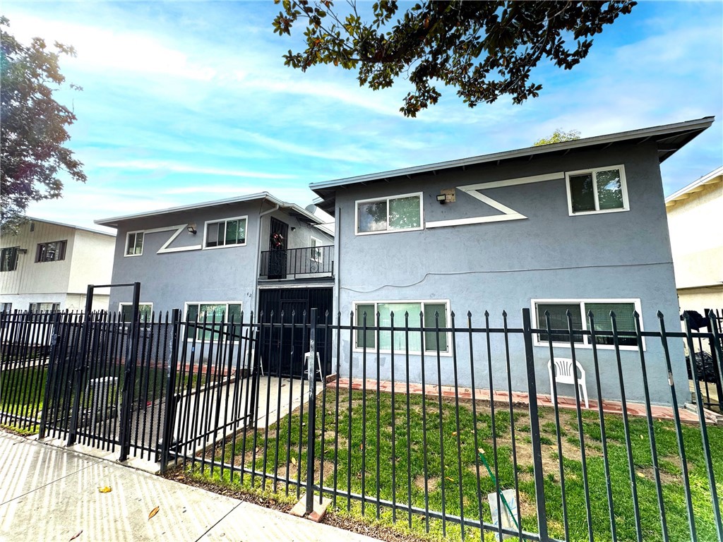 This 8-unit apartment building is located at 421 North Rose Street in Anaheim, CA. The property benefits from its excellent unit mix of 100% two-bedroom units, as well as two-story construction. The property is very well-maintained and spacious. The interior and exterior were recently renovated and each unit includes it's own, individual water heater.
The property boasts eight (8), single parking spaces and is separately metered for gas and electricity. The desirable unit mix and amenities keep occupancy high and cash flow strong. The Anaheim rental market remains strong, as it's one of the top cities in the US in terms of rent growth. Tenants also benefit from proximity to major freeways like the 91, 57, and 5 freeways as well as a variety of shopping, entertainment, educational, and occupational opportunities.