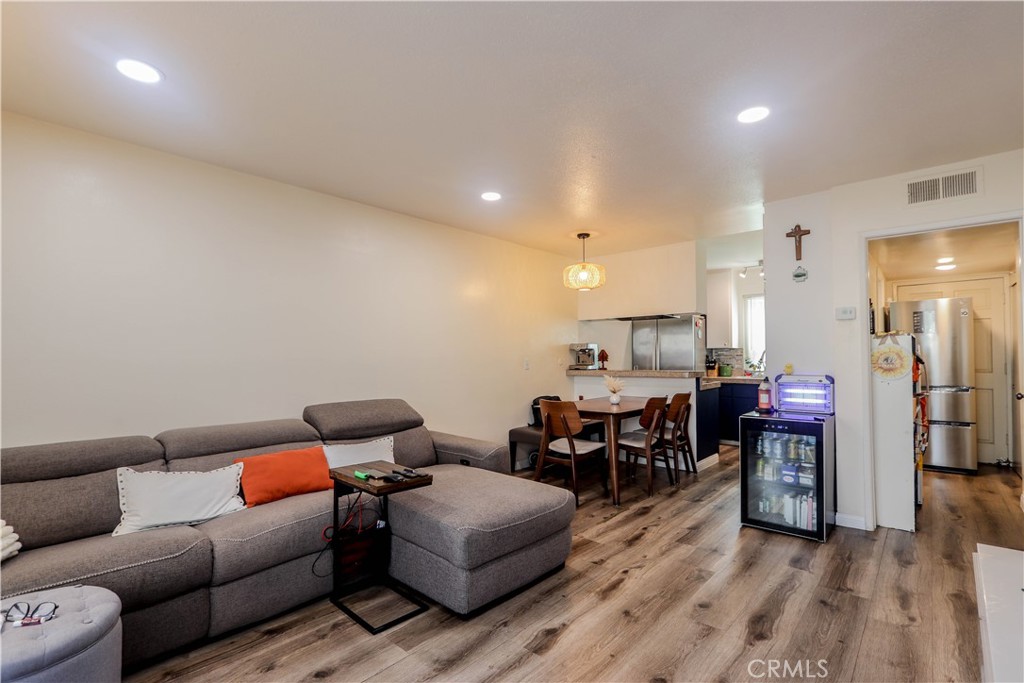1301 S Greenwood 44