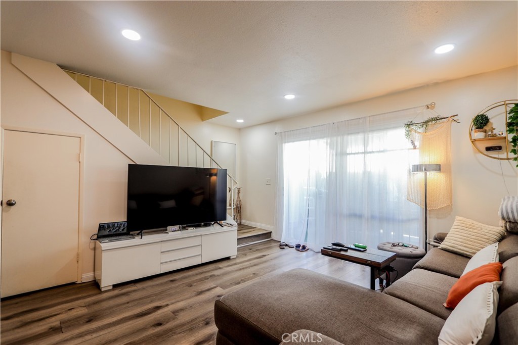 1301 S Greenwood 44