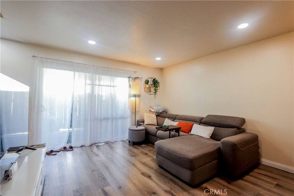 1301 S Greenwood 44