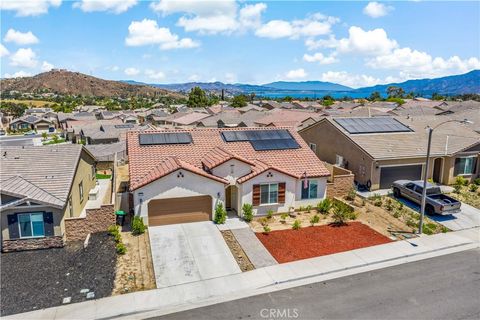 A home in Lake Elsinore