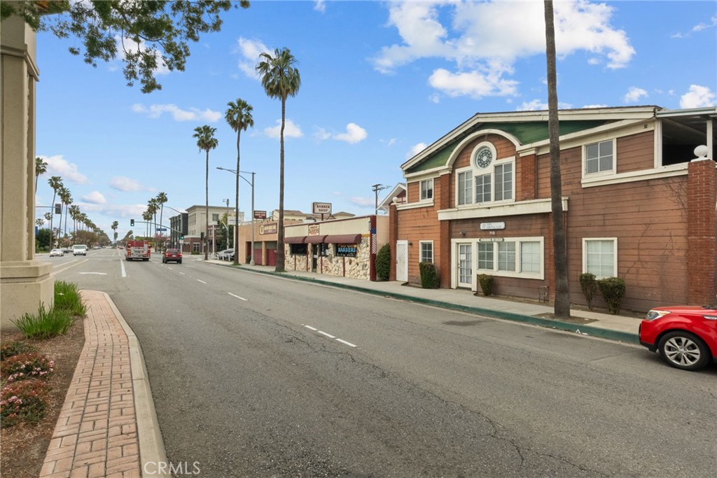 713 S Anaheim Boulevard