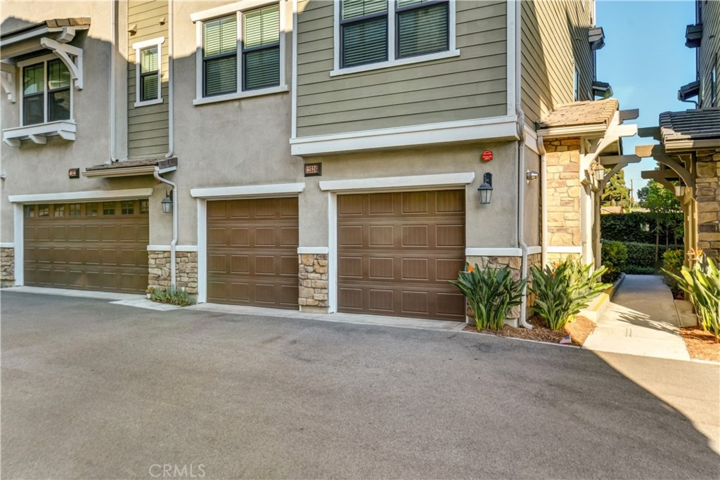 Photo 4 of 30 of 12536 Amesbury Circle townhome