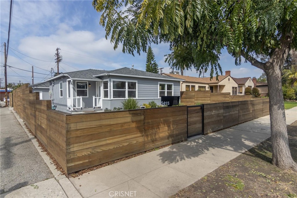 Photo 4 of 31 of 5415 Auckland Avenue house