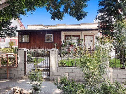 Photo of 2917 Kenwood Avenue, Los Angeles, CA 90007 (MLS # SR24197393)