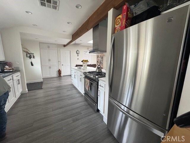 16654 Kelsloan Street