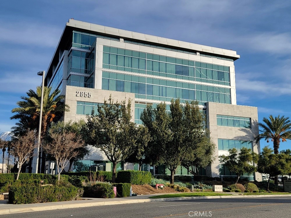 • 6-Story, Class A, Multi-Tenant Office Building
• Prime Ontario Airport Submarket Location
• Unparalleled I-10 Freeway Frontage Visibility
• Built in 2008; +/- 147,732 SF; approx. 7.1 acres land
• Immediate Access to I-10, at Archibald Avenue Exit
• Close Proximity to I-15 and 60 Freeways
• 4/1,000 Parking; Reserved Parking Available
• Card Key Security System; Full Service Gross Leases
• Professionally Managed and Maintained
• Suite 403 Includes 1 office, coffee bar with sink and open area