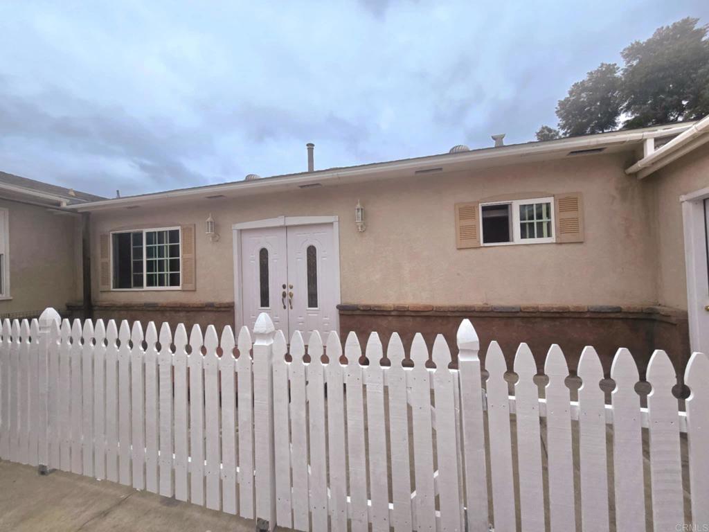 Looking for a great place to live without the overhead of the whole house? Check out this beauty in the Rolando area!! Located close to SDSU and so many conveniences in La Mesa and the College area! Private gated entrance to the yard that encompasses this roomy 1 bed/1 ba home! Pets negotiable, outdoor patio space in front and fenced yard space in back. On street parking with walking distance to transit.