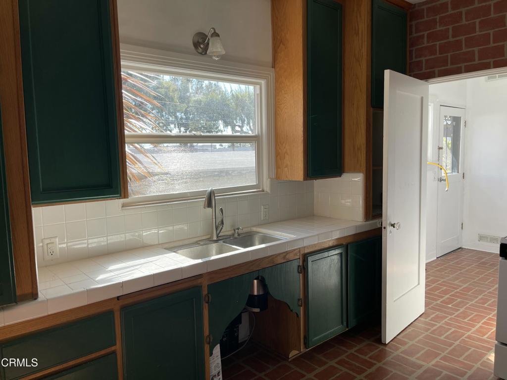 Ayala - 0216 - Residential Lease