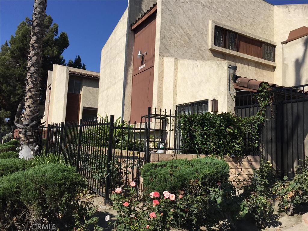 listing image 130725688539114490863