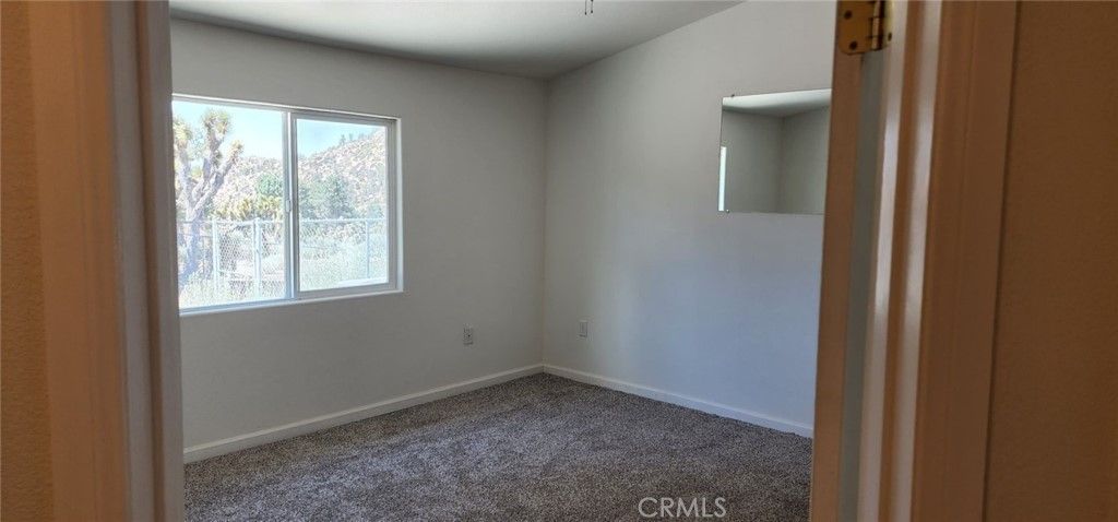 listing image 130726393792576760157