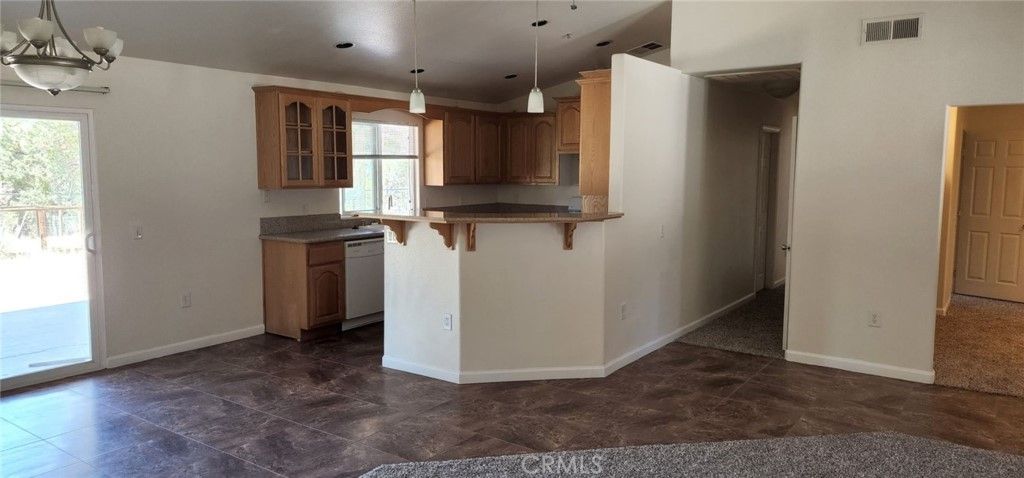 listing image 130728681653735866403