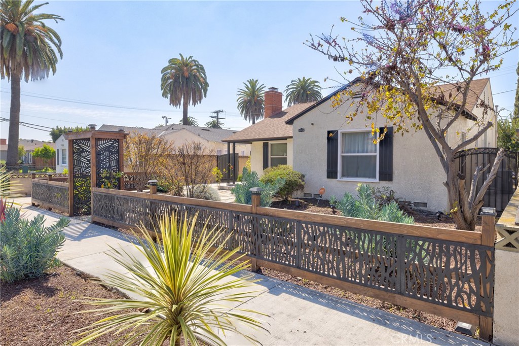 2515 Magnolia Avenue