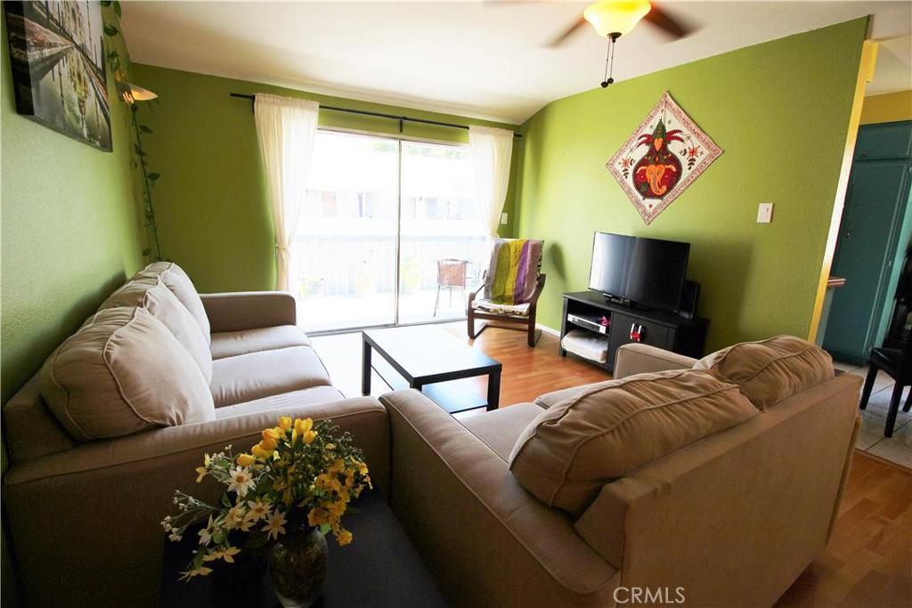 listing image 130726451641682454615