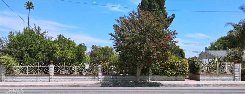 View North Hills, CA 91343 house