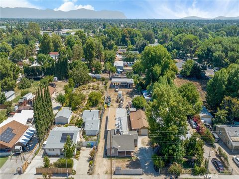 A home in Reseda