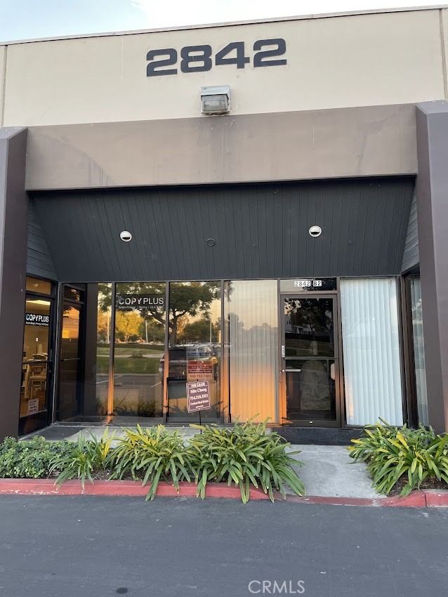 Office/ Industrial condominium with 2,614 SF and 800 SF bonus space of Mezzanine on the 2nd level. Three private offices and one restroom. High ceiling. Parking available in the front and rear of the building. High visible from Walnut Ave. and close to Jamboree and Marketplace in Tustin.
Office is # B-1