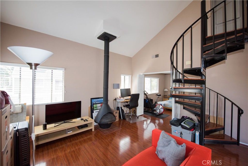 listing image 130723141747566381401