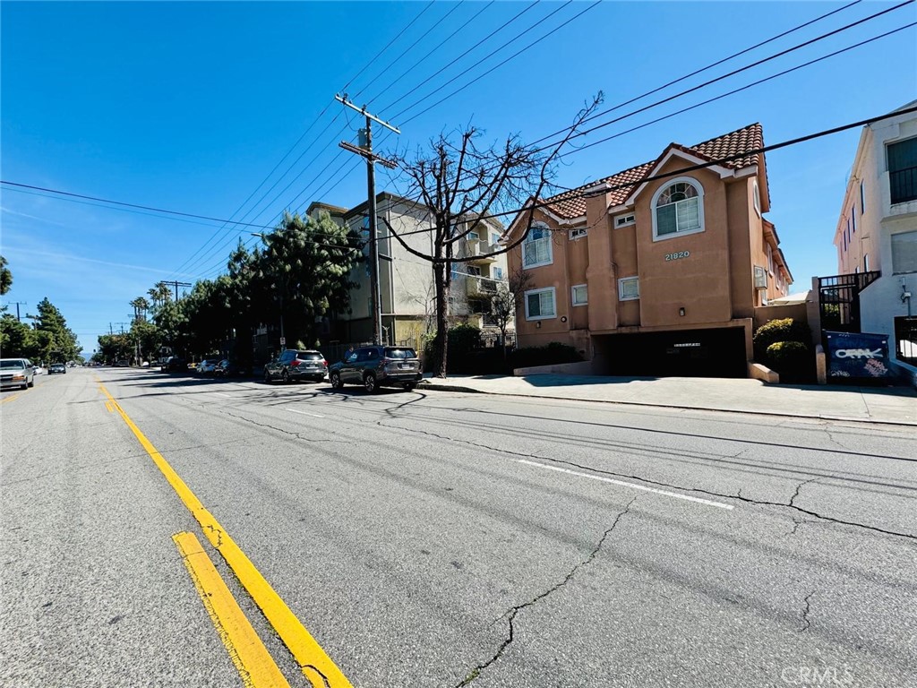 Recently remodeled 2 bedrooms, 2.5 bathroom Townhouse. Spacious rooms, beautiful high ceilings and lots of natural light. Each bedroom has its own bathroom with walk-in-shower and half bathroom downstairs for guest. AC unit has recently been replaced as well as the carpet, washer, dryer, and garbage disposal. Appliance also include: refrigerator, Gas range with oven, microwave and dishwasher. Recessed lighting all across unit, window shutters with drapes, and built in breakfast nook with storage. Walking distance from Topanga Westfield Mall, The village, Costco, LA Rams Training Facility. Close distance from the 101 Freeway and the 118 Freeway. Great schools and grocery stores nearby. Come check out this lovely home.