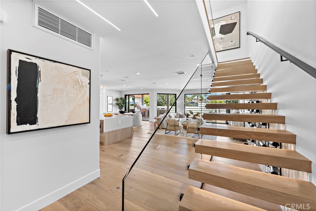 209 W Avenida San Antonio