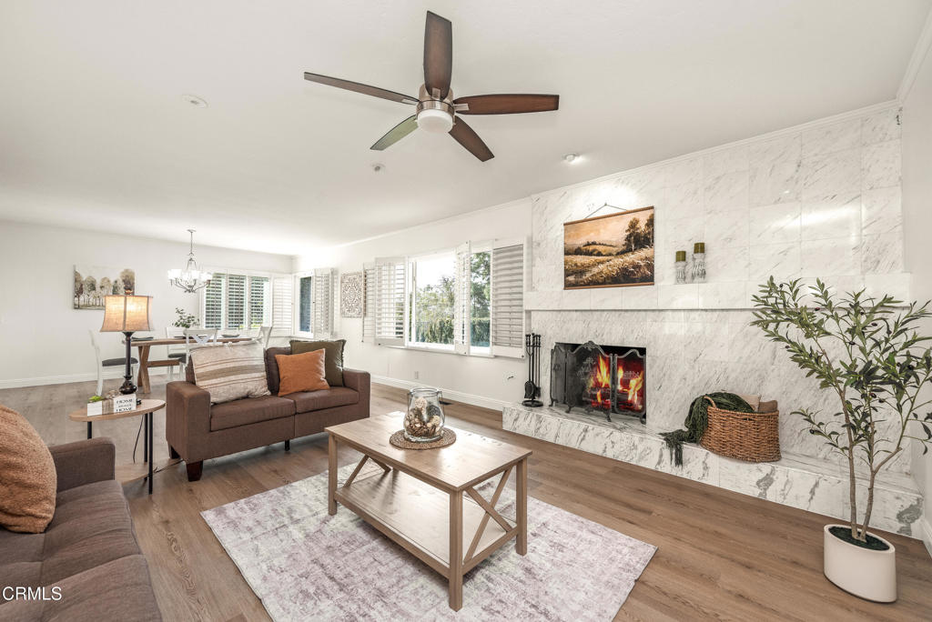 1518 Calle Portada