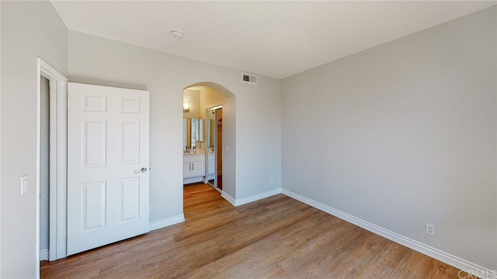 listing image 130729405352715139107
