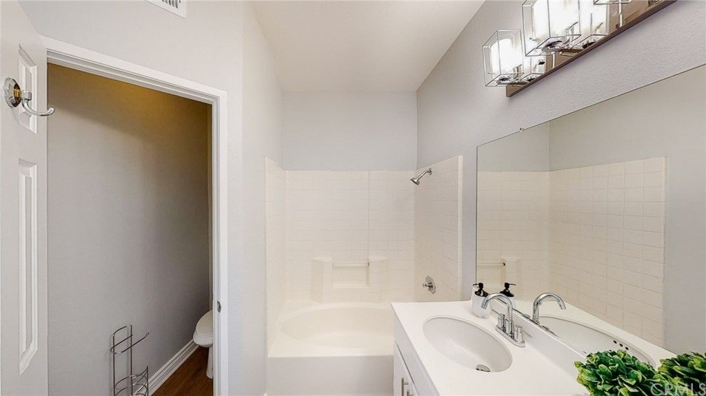 listing image 130729030707111969738