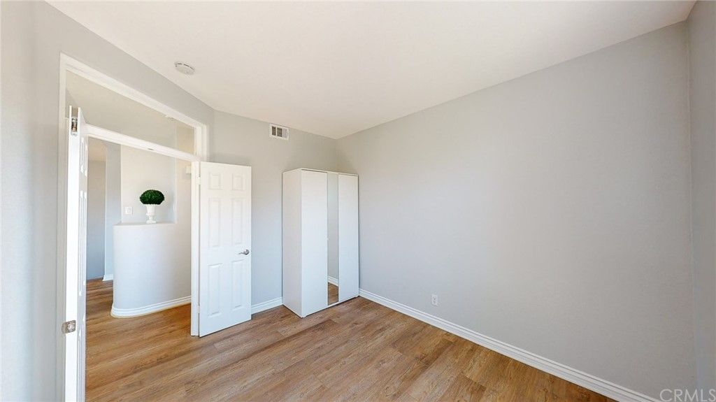 listing image 130726370431802298704