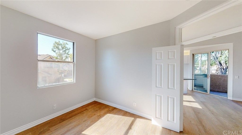 listing image 130720660733066237102