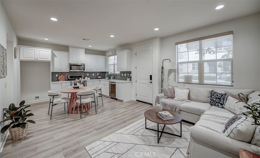 386 Sunrise Lane