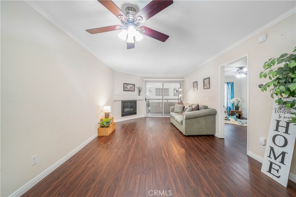 5535 Canoga Avenue 117