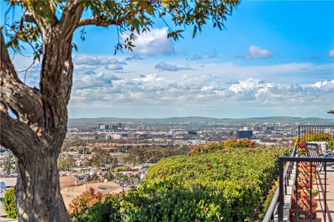 A home in Corona Del Mar